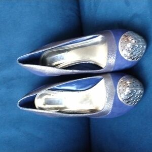 Jennifer Lopez blue & gold stilletos 5" heels no signs of wear outside 9.5M NWOT